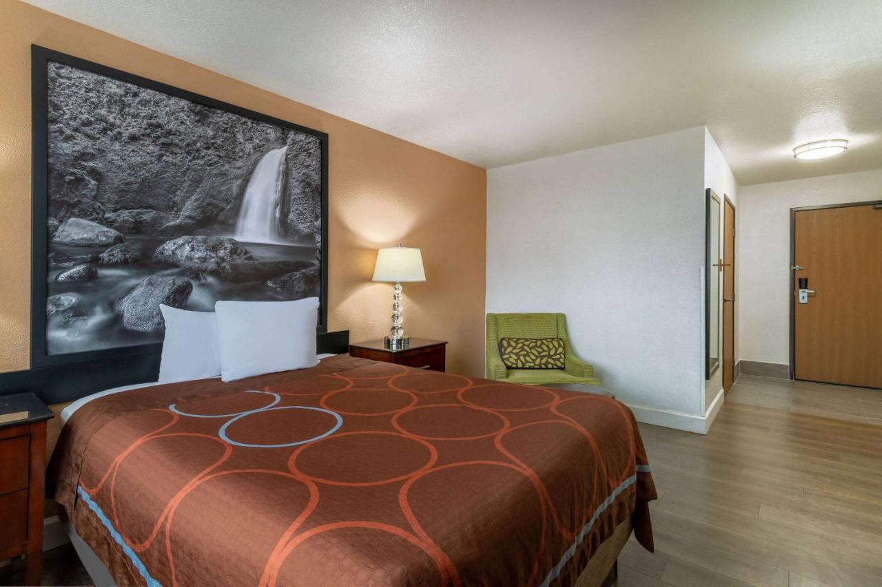 Hotel Super 8 By Wyndham Or 2*
